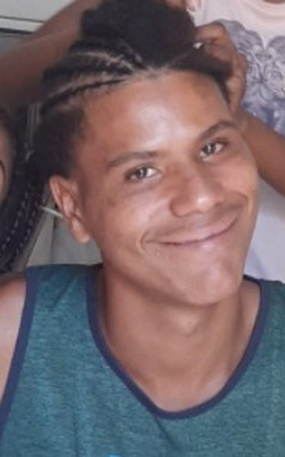 Vendedor de balas é morto por policial no terminal das barcas em Niterói 