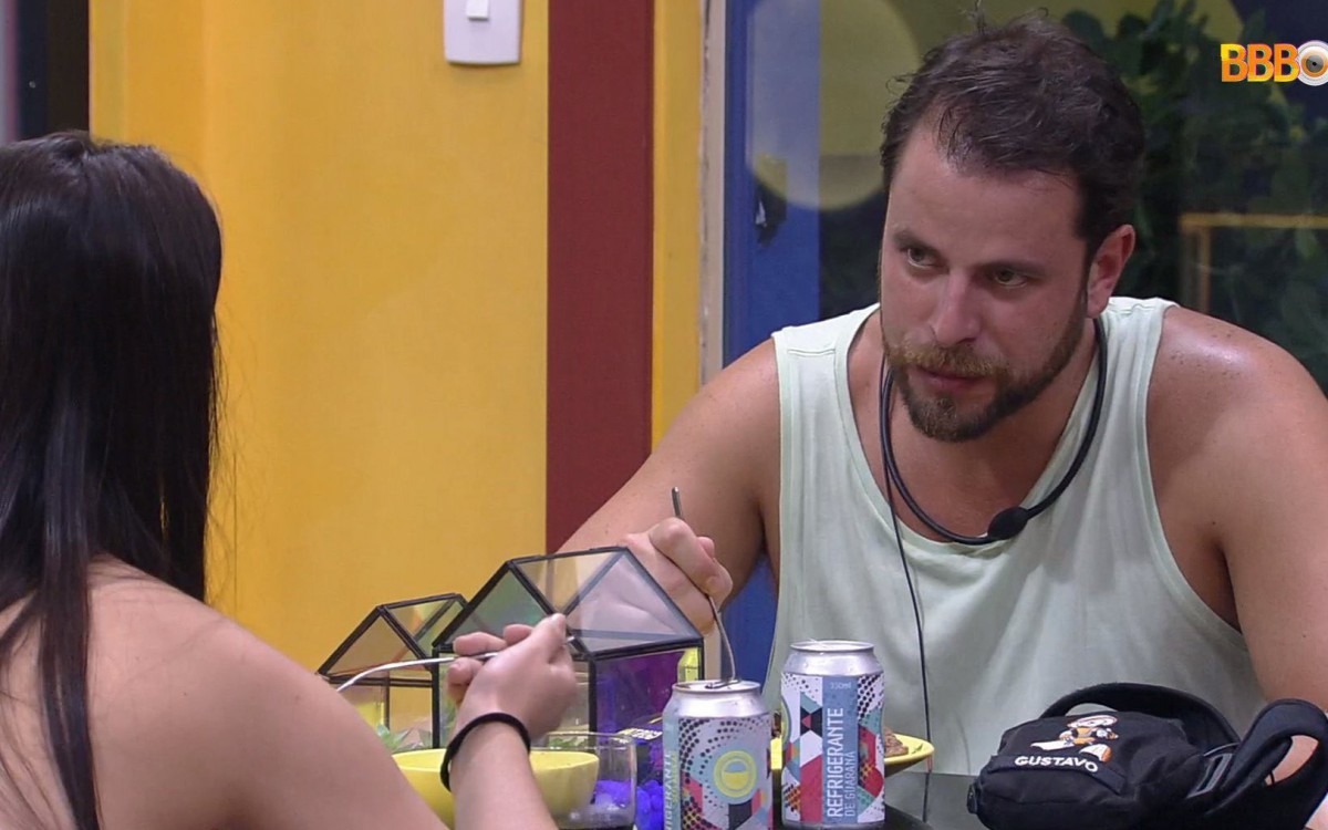 Gustavo e Larissa conversaram sobre voto ainda na casa de vidro - Reprodução