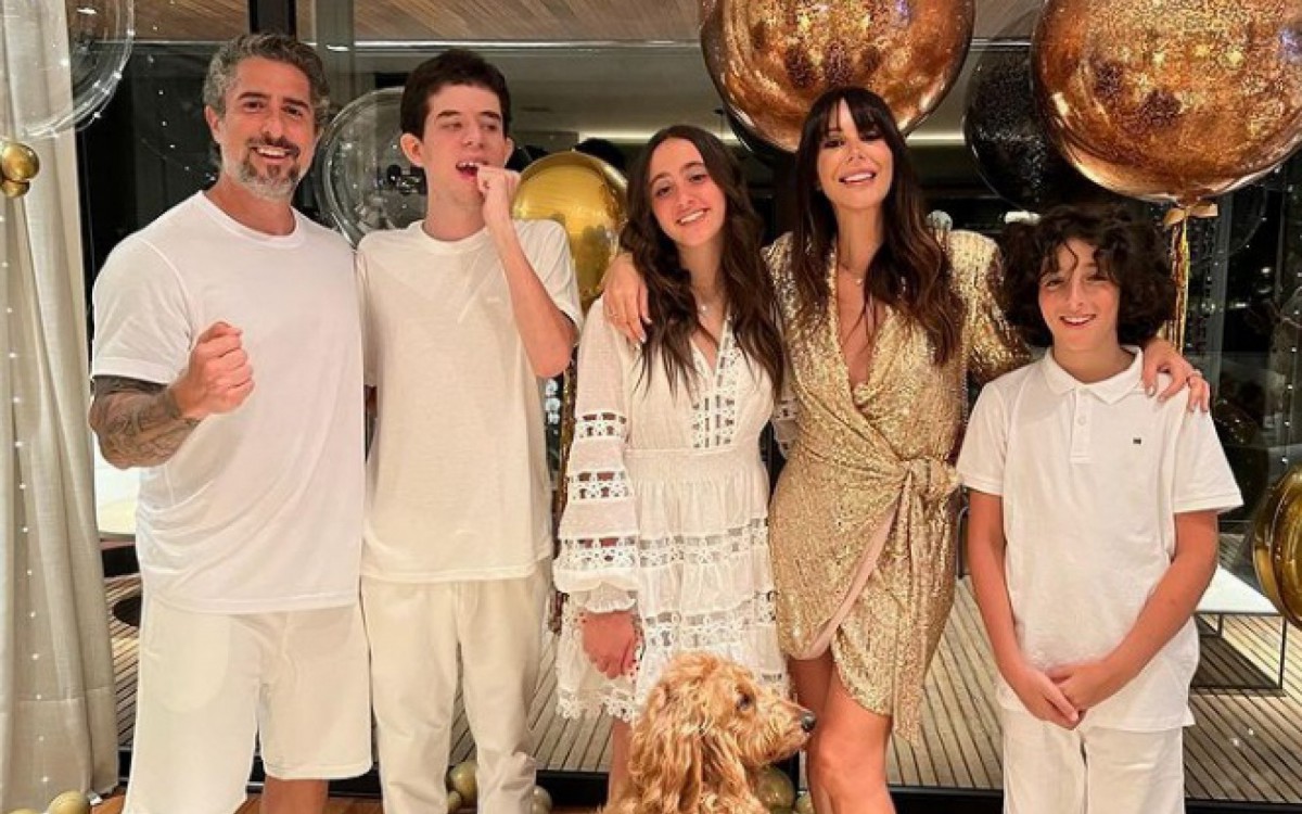 Suzana Gullo com o marido, Marcos Mion, e os filhos - Reprodução/Instagram