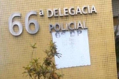 Mulher é presa em flagrante por receptação de celular roubado em Magé