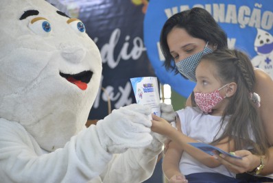 Acolhimento escolar e presença de Zé Gotinha marcam primeiro dia do ‘Vacina na Escola’ no Rio