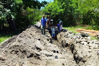 Campanha Esgoto Zero se intensifica em Búzios e 500 metros de tubulação de esgoto são instalados