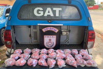 PM apreende farta quantidade de drogas na laje de casa em Arraial do Cabo