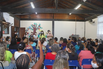 Prefeito de Búzios se reúne com merendeiras escolares do município para discutir melhorias para categoria