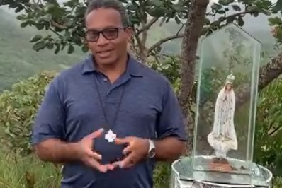 Padre exorcista do DF é proibido de atuar pela Arquidiocese