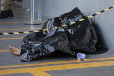 Vendedor de balas é morto por policial no terminal das barcas em Niterói  - Agência O Dia/Cleber Mendes