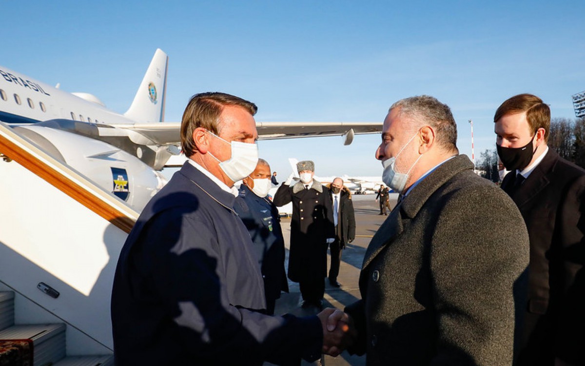 Bolsonaro desembarca em Moscou para encontro com Putin