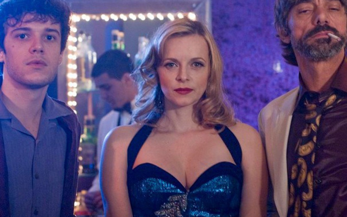 Cena de 'A Suprema Felicidade' (2010), de Arnaldo Jabor, com Jayme Matarazzo, Maria Luisa Mendon&ccedil;a e Roney Villela