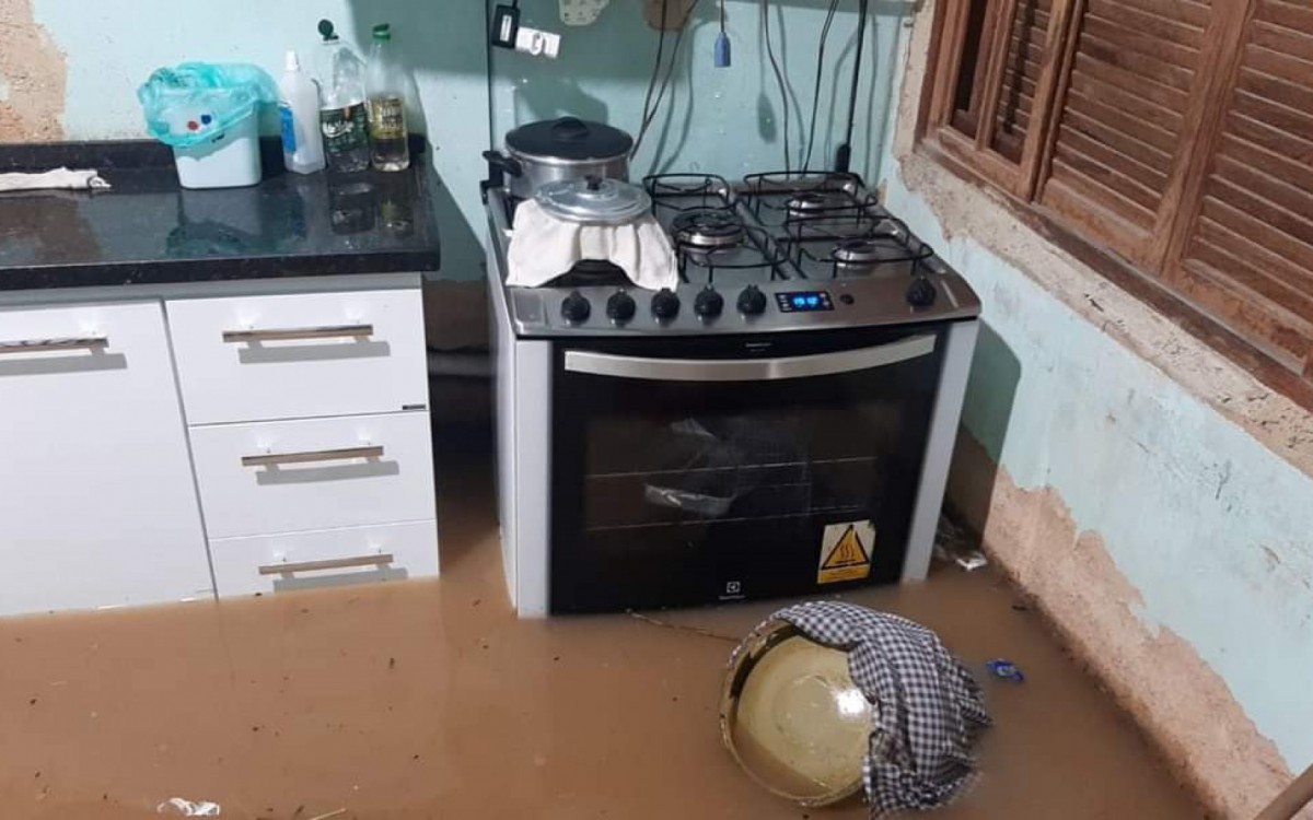 A chuva de ontem alagou casas em Guapimirim - Divulgação - Redes Sociais