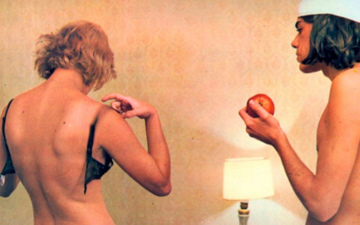 Cena do filme 'Toda Nudez Será Castigada' (1973), de Arnaldo Jabor, com 	Darlene Glória e Paulo Porto - Reprodução