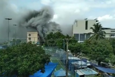 Vídeo: Incêndio atinge shopping da Zona Norte