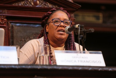 Mônica Francisco: O racismo nos mata muitas vezes por dia