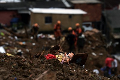 Polícia Civil divulga lista atualizada com nomes de mortos na tragédia de Petrópolis