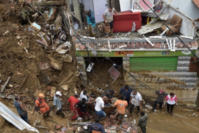 MPRJ realiza visitas aos desabrigados para verificar condições após tragédia em Petrópolis