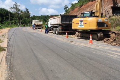Governo do estado se une à Prefeitura de Saquarema em obra de recuperação da estrada Latino Melo