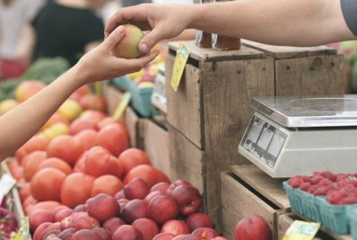 Três barracas são interditadas no mercadão de SP após consumidores denunciarem 'golpe da fruta'