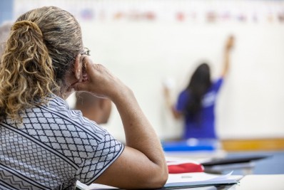 Instituto abre inscrições para programa gratuito de alfabetização e letramento de jovens e adultos