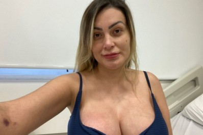 Andressa Urach relata problemas para amamentar: 'Não tem por onde sair o leite'