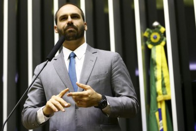 Eduardo Bolsonaro chama Boulos de bandido após recusar convite para debate