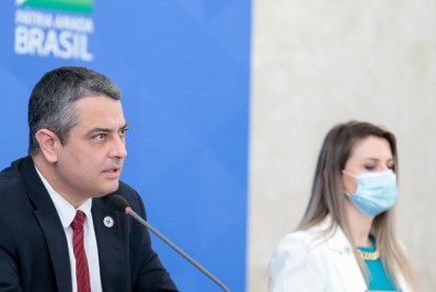 Secretário que defendeu 'kit covid' e atacou vacina vai para cargo antes ocupado pela 'Capitã Cloroquina'