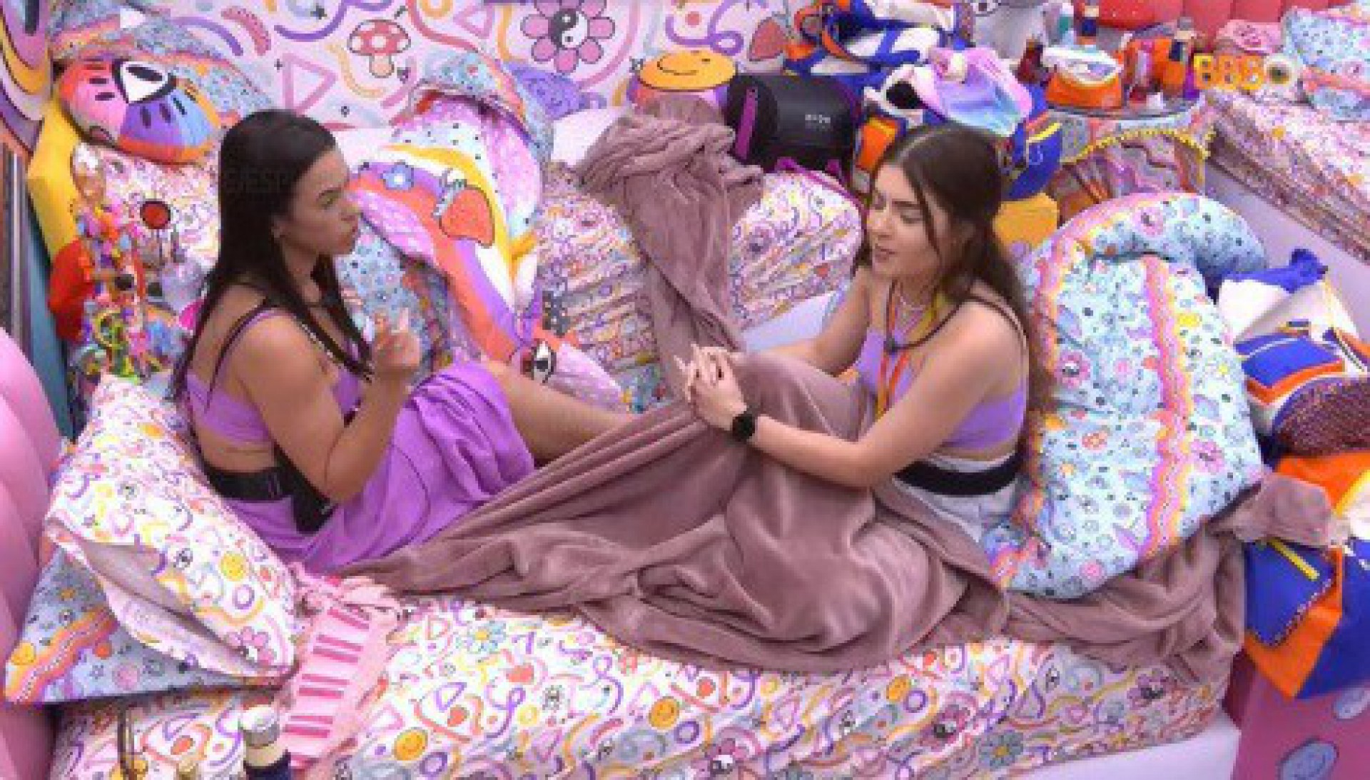 Larissa e Jade Picon - Reprodução/Globoplay