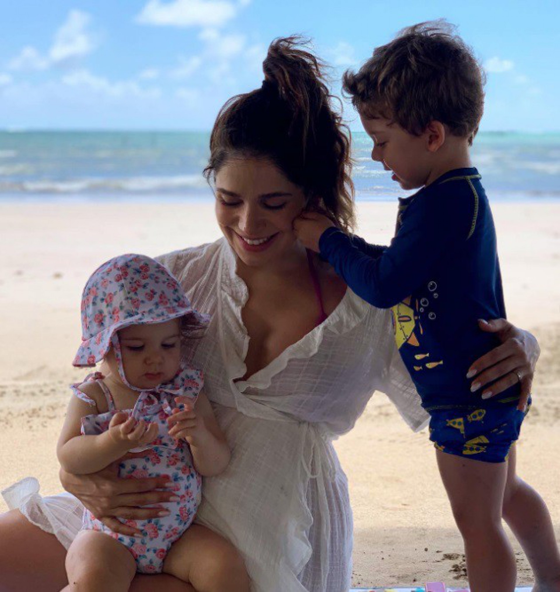 Sabrina Petraglia com os filhos, Gael e Maya  - Reprodução/Instagram