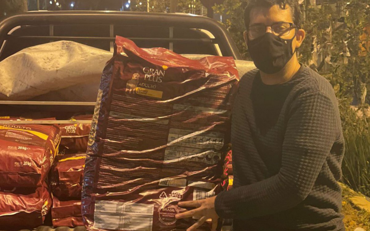 Governo do Estado resgata animais abandonados e leva ra&ccedil;&atilde;o para Petr&oacute;polis