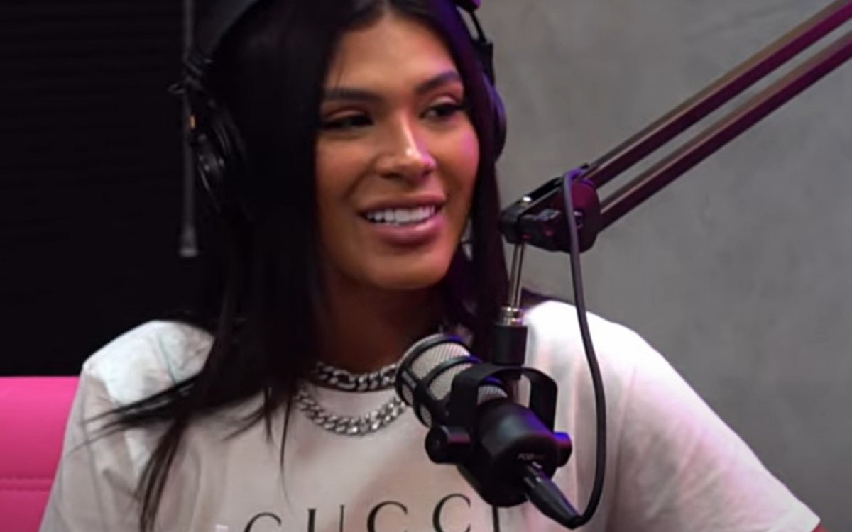 Pocah é entrevistada por Evelyn Regly - reprodução de vídeo