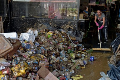 Prefeitura de Petrópolis abre contratação emergencial de auxiliar de serviços gerais