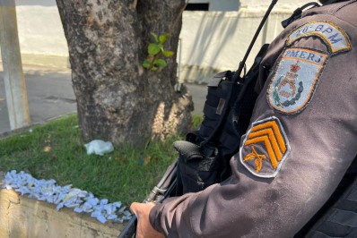 PM prende criminoso com drogas após tentativa de fuga em Mesquita