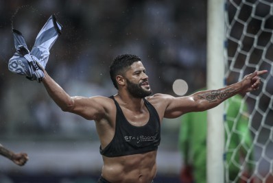 Após ser acusado de vandalismo, Hulk notifica Goiás e pede retratação pública