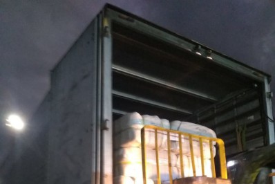 Receita Federal doa 12 toneladas de roupas para a Prefeitura de Petrópolis