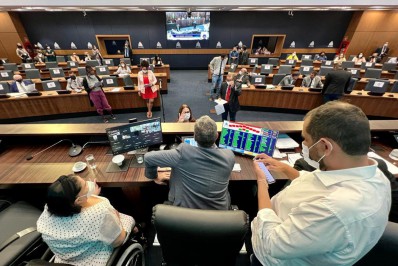 Deputados aprovam que acesso à internet seja um direito constitucional no Rio