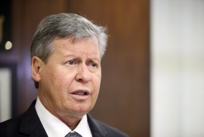 Juiz nega pedido de Arthur Virgílio para arquivar queixa-crime por ofender Aziz