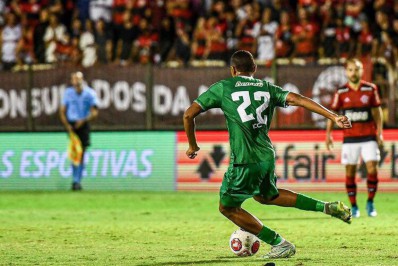 Clube é punido por irregularidade, perde sete pontos e fica em situação delicada no Carioca