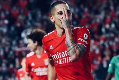 Benfica impõe condições para liberar ex-lateral do Fluminense para o Botafogo