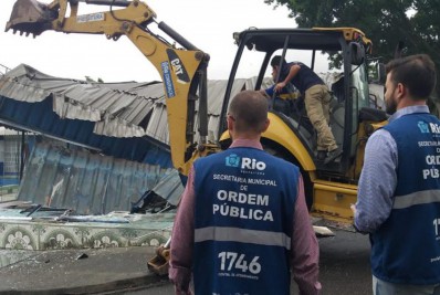 Prefeitura faz operação para demolir construções irregulares em Ramos