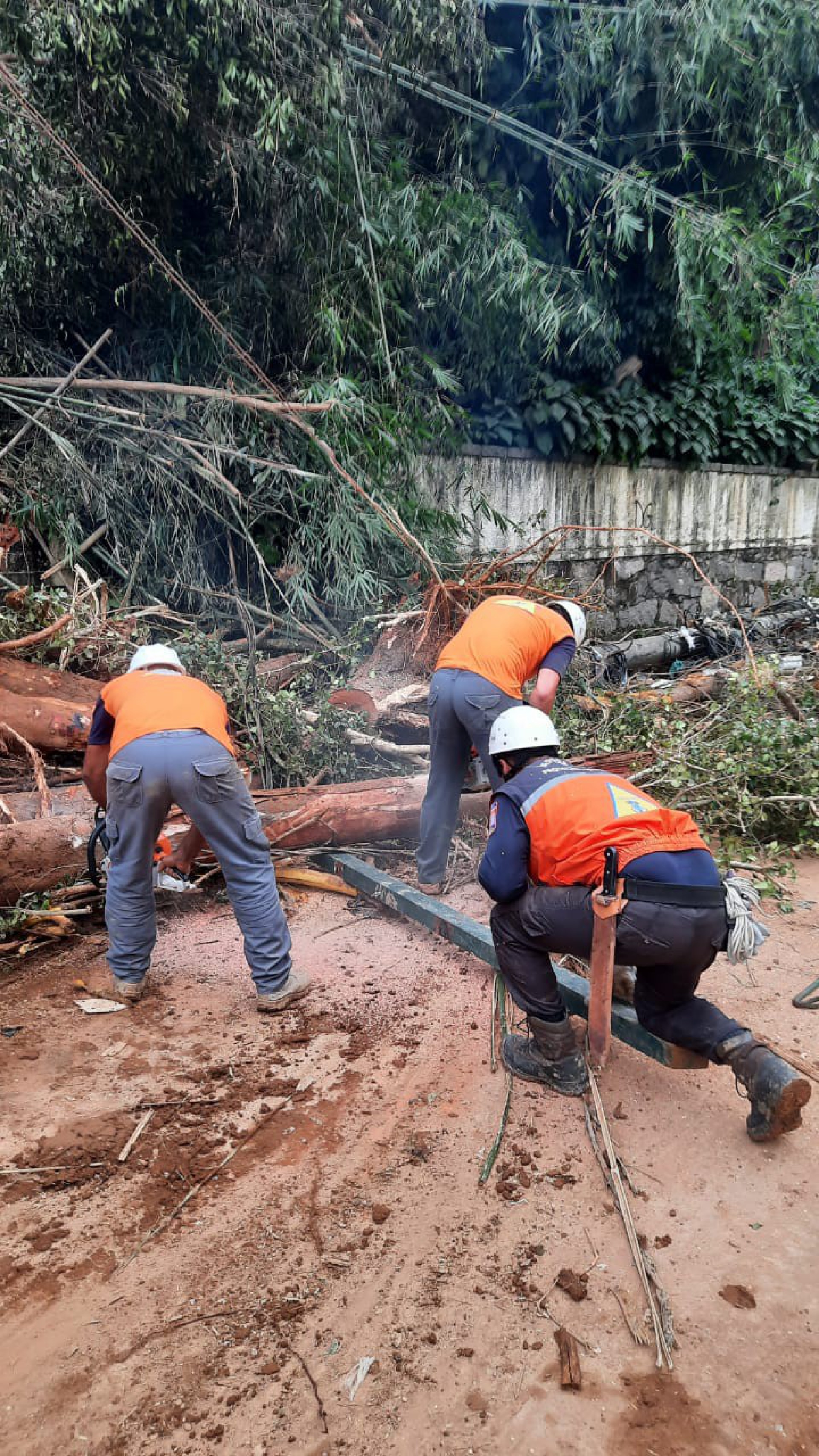 Uma equipe da Defesa Civil de Macaé foi enviada para Petrópolis, na manhã de quarta-feira (16), para dar apoio operacional - Divulgação