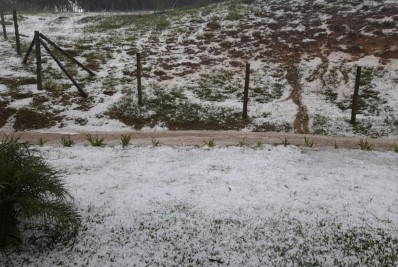Granizo e geada transformam paisagem durante verão em Santa Catarina 