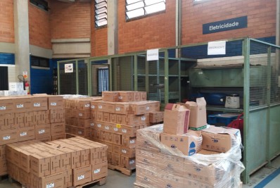 Prefeitura de Petrópolis monta novo ponto para arrecadação de doações