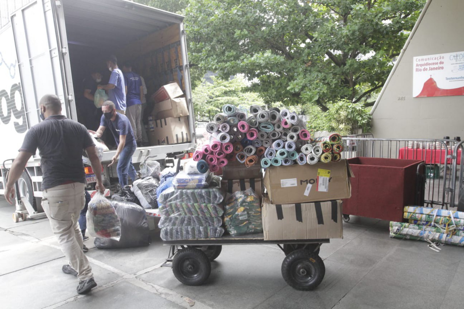Caminhão com destino à Petrópolis - Marcos Porto / Agência O Dia