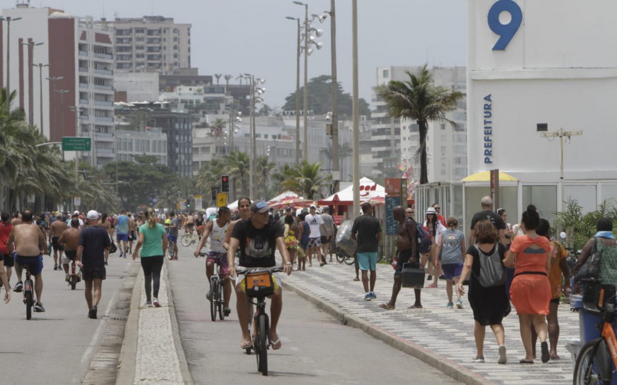 Apesar da suspensão dos blocos e desfiles, carioca poderá curtir a praia durante o feriado - Marcos Porto / Agência O Dia