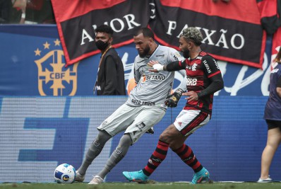 Paulo Sousa explica motivo de Gabigol não ter batido o último pênalti do Flamengo na Supercopa contra o Atlético-MG