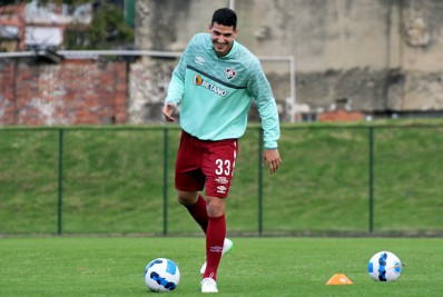 Nino treina sem limitações e pode começar jogando na estreia do Fluminense na Libertadores