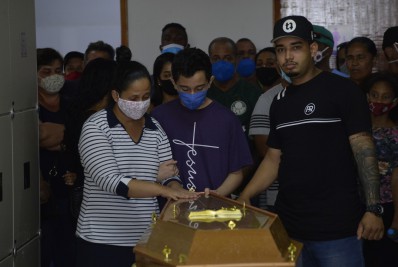 Caldeireiro que morreu em serviço na Reduc é enterrado em Caxias