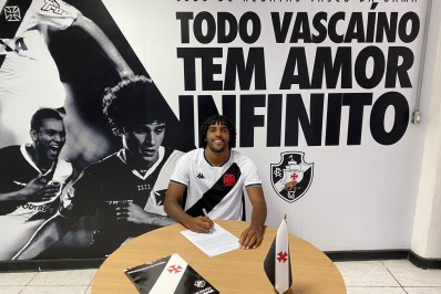 Vasco anuncia a contratação de jovem zagueiro