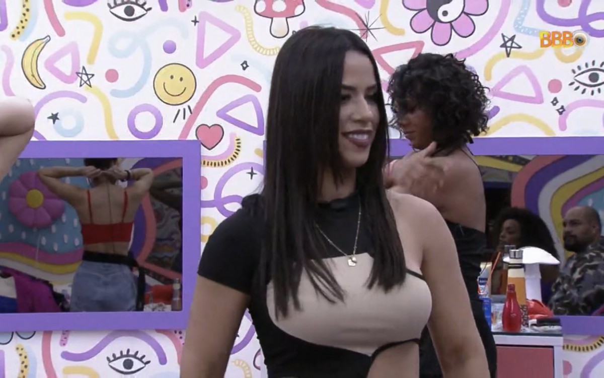 Larissa Tomásia vira piada na internet por conta de suas roupas - Reprodução Internet