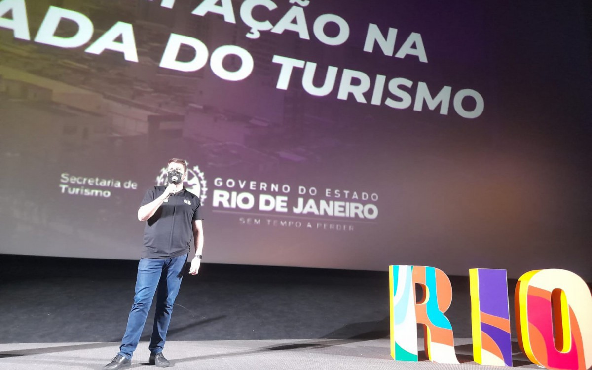 Secret&aacute;rio Gustavo Tutuca faz palestra de abertura em F&oacute;rum Regional de Turismo