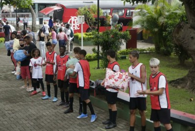 Flamengo envia seis toneladas de suprimentos para vítimas da chuva em Petrópolis