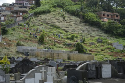 Petrópolis: 153 vítimas já foram sepultadas no cemitério municipal
